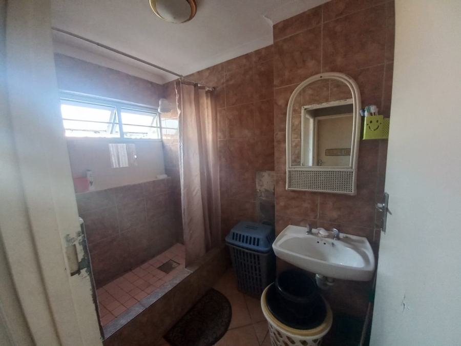 6 Bedroom Property for Sale in Woodlands Western Cape